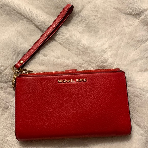 Michael Kors wallet/wristlet - Picture 1 of 4